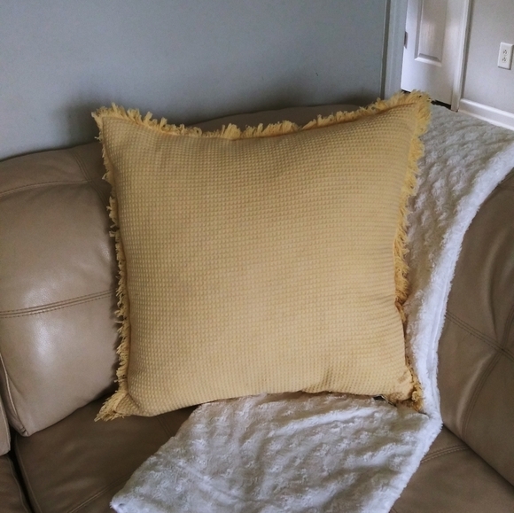 EnVogue waffle pillow yellow fringed accent pillow‎ - Picture 1 of 8